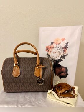 NWOT - Michael Kors Bedford Medium Duffle Satchel